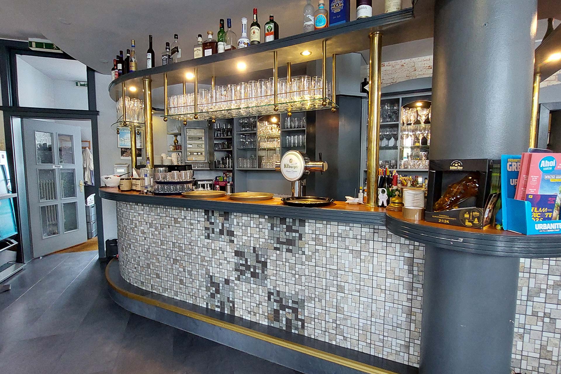 024.ouzeri-taverne-waskostdas-leipzig-griechisches-restaurant-souflaki-tzatziki-weisse-elster