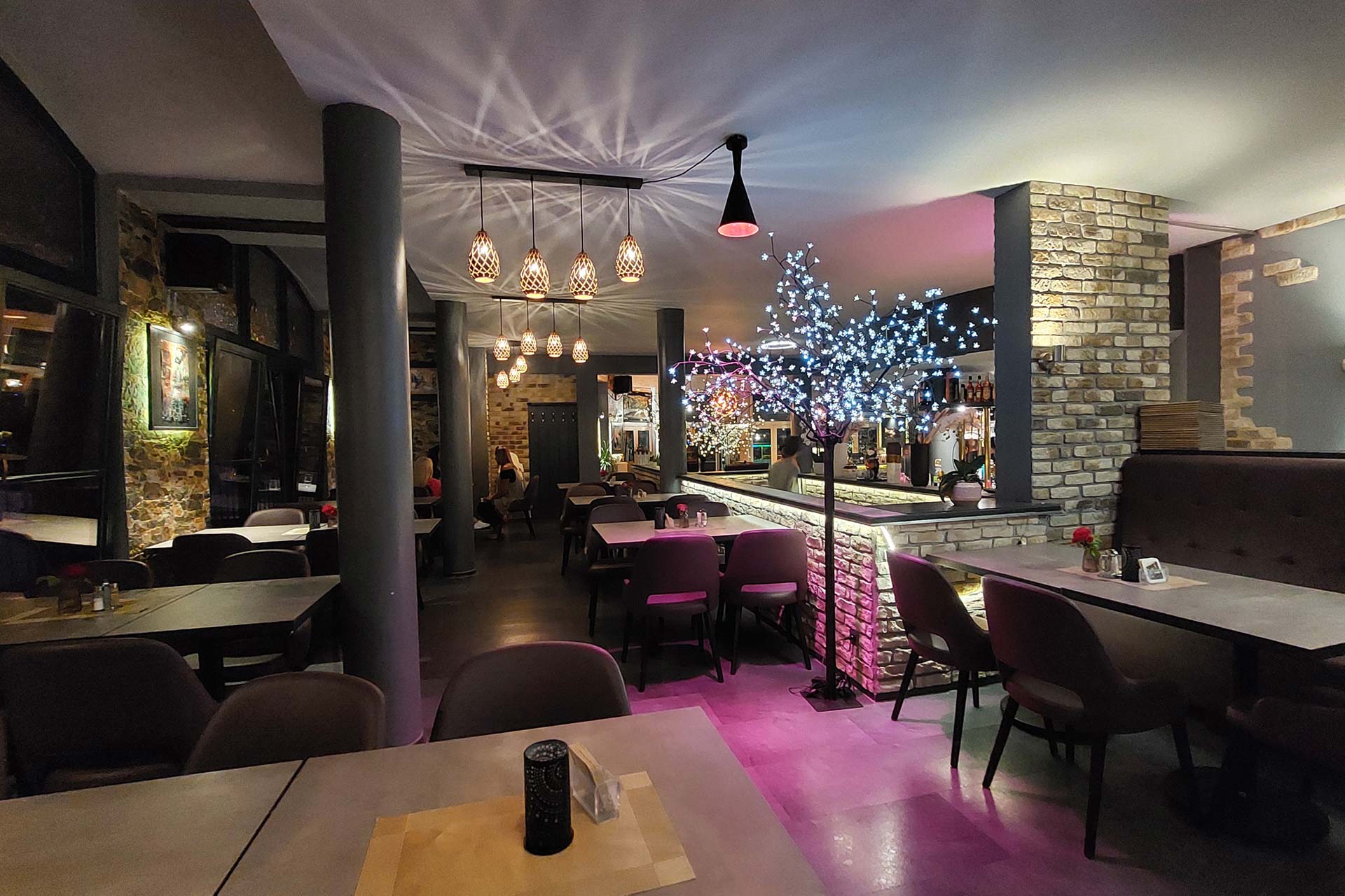 025.ouzeri-taverne-waskostdas-leipzig-griechisches-restaurant-souflaki-tzatziki-weisse-elster