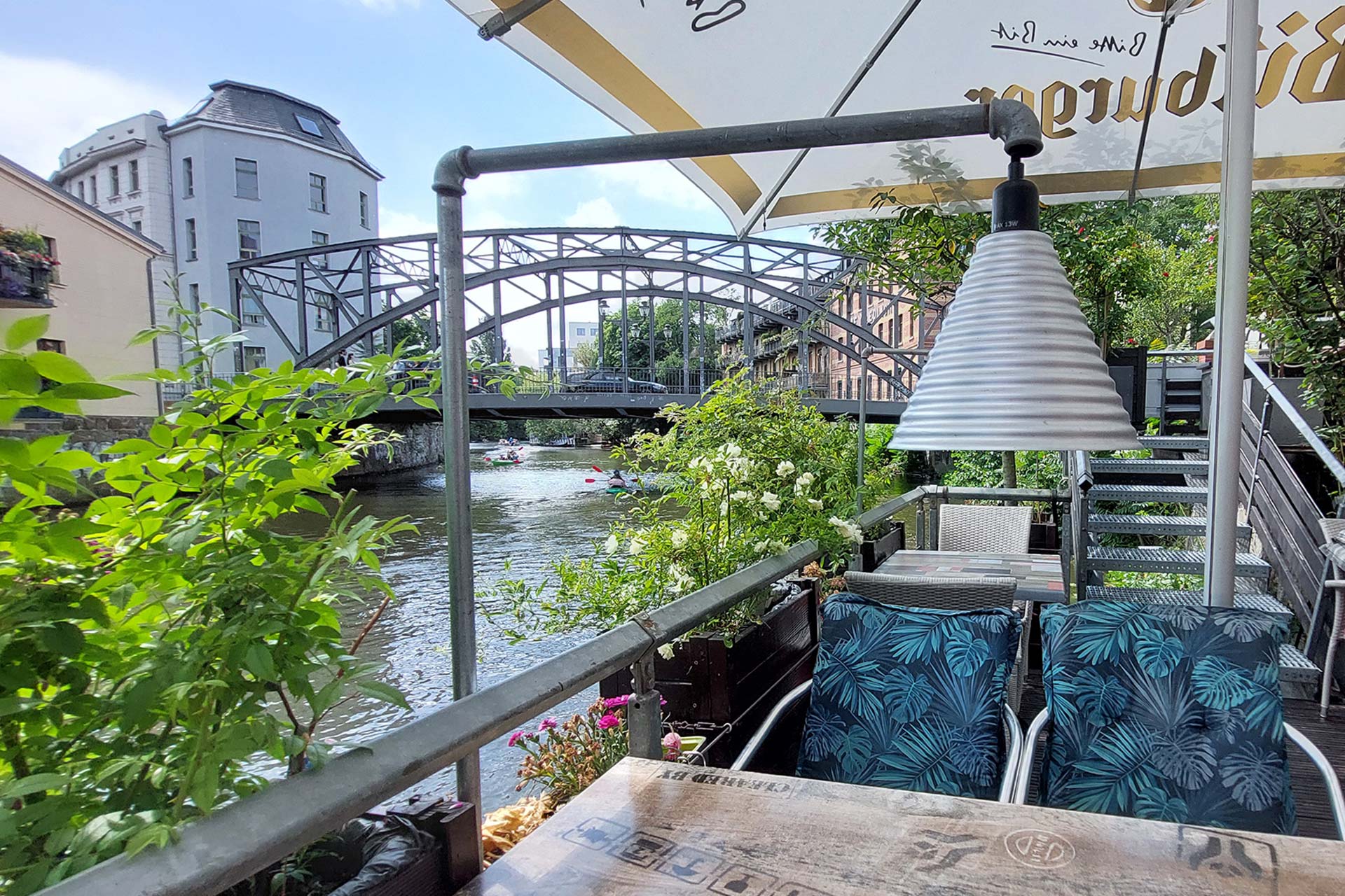 050.ouzeri-taverne-waskostdas-leipzig-griechisches-restaurant-souflaki-tzatziki-ouzo-gyros-weisse-elster