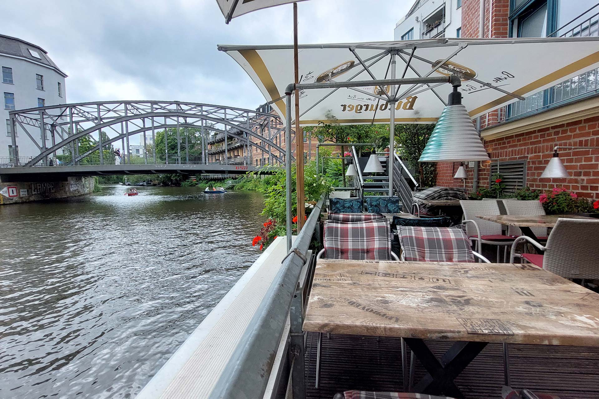 052.ouzeri-taverne-waskostdas-leipzig-griechisches-restaurant-souflaki-tzatziki-ouzo-gyros-weisse-elster